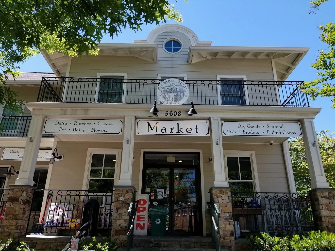 Broad Branch Market  